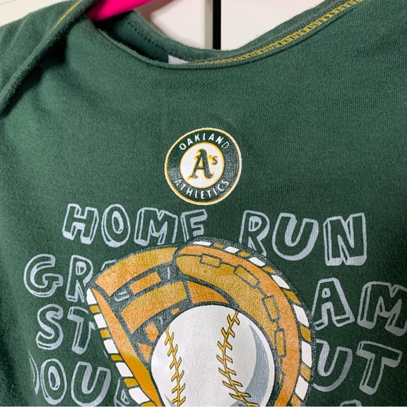 Infant’s Genuine Merchandise Oakland Athletic’s MLB A’s Bodysuit - Picture 3 of 11